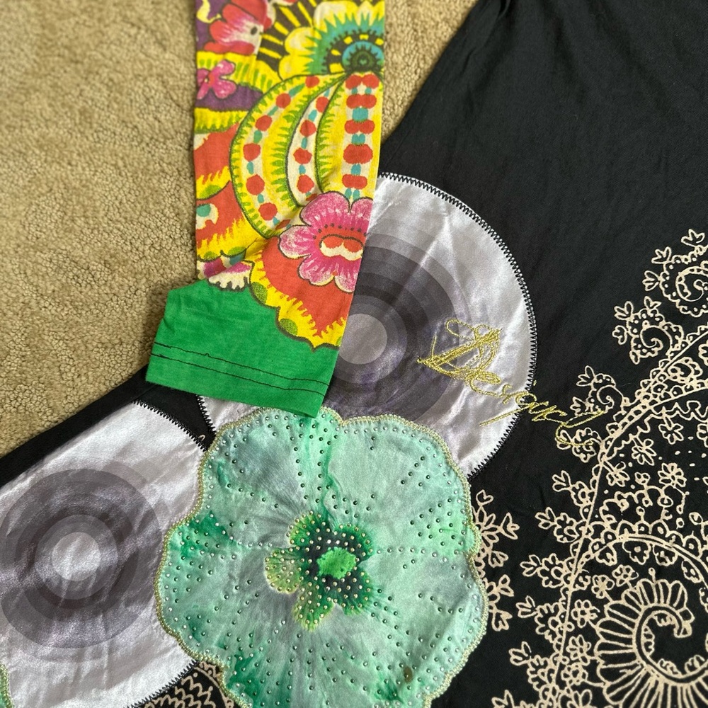 Desigual Black and Bright Multicolor Tunic asimetric hem. Long sleeve. Satin - Picture 3 of 9